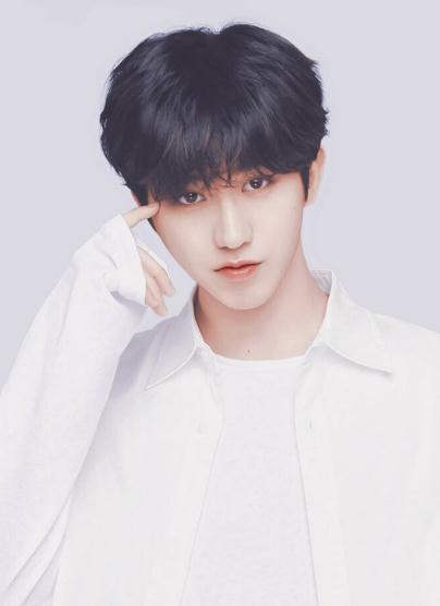 跑男团为baby追星视频,跑男团看黄旭熙蔡徐坤跳舞