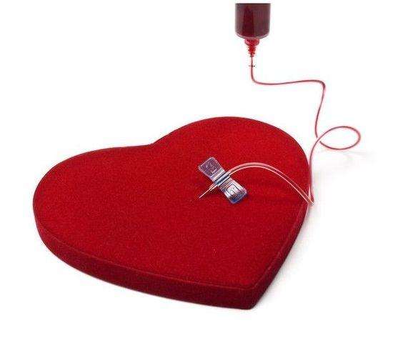 输血感染艾滋病为何10年后才发现,现在医院输血还会有艾滋病吗