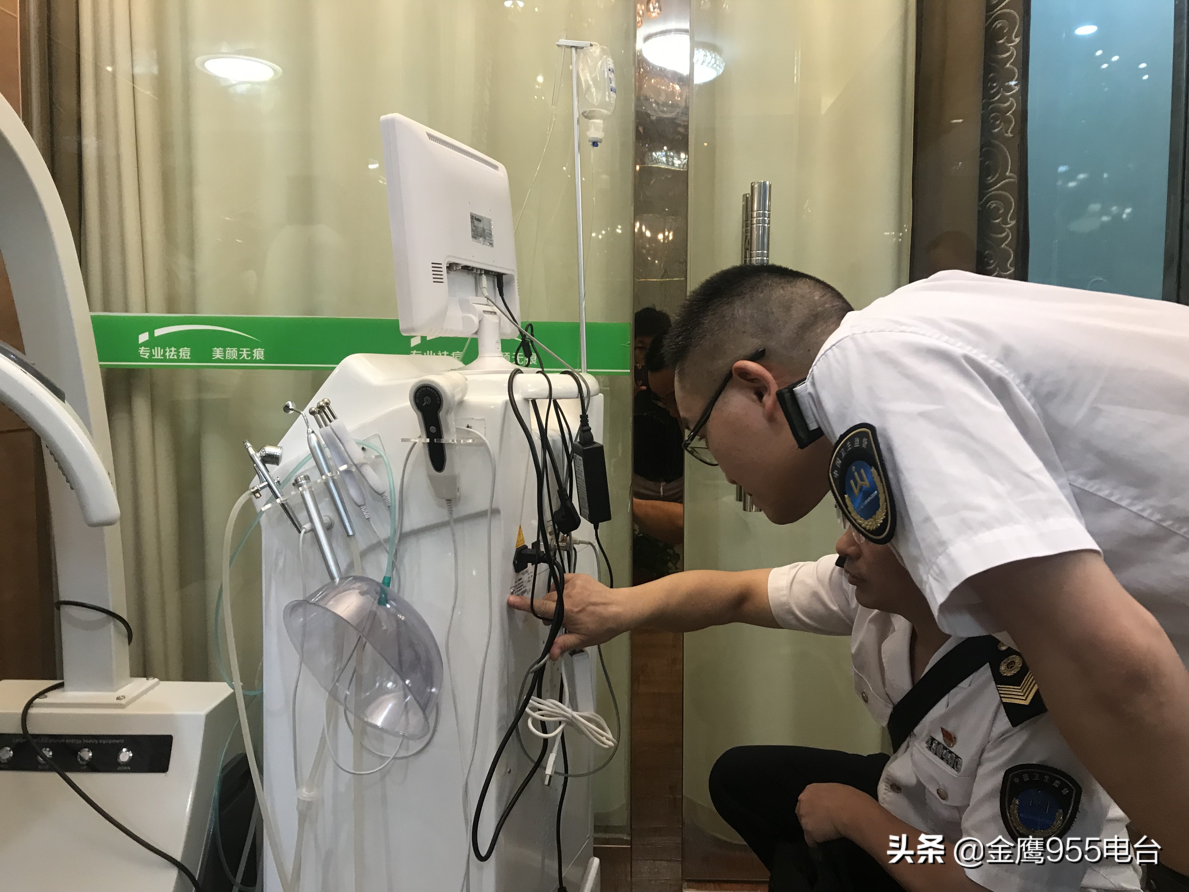 800元祛痘竟毁容,祛痘毁容800元