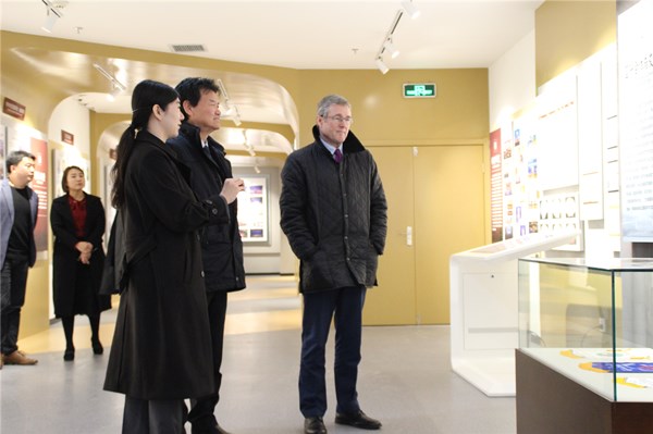 英式学习+本、硕、博联合培养，郑州商学院与英国老牌大学牵手