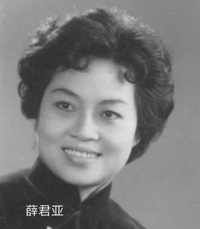 听书笔记周玉泉薛君亚《文武香球》第一回“一马双驮”