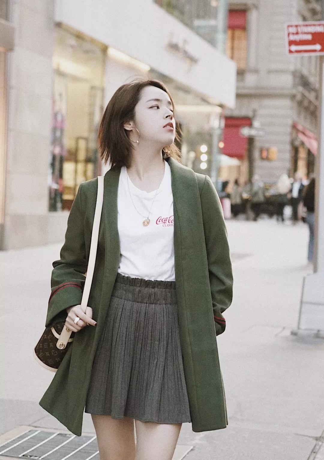 早春风衣穿搭高级感,早春穿搭颜色毛衣外套