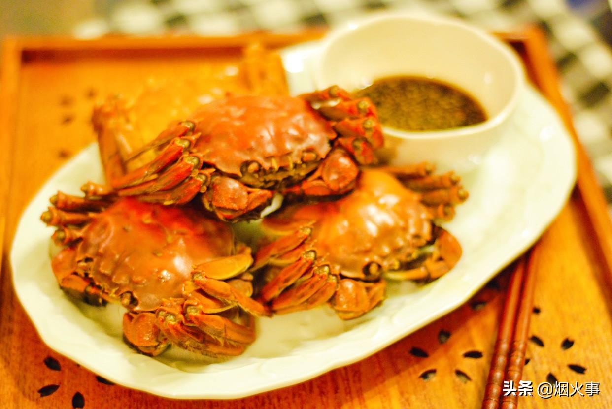 大闸蟹热水蒸还是冷水蒸多长时间,大闸蟹是用热水蒸还是冷水蒸