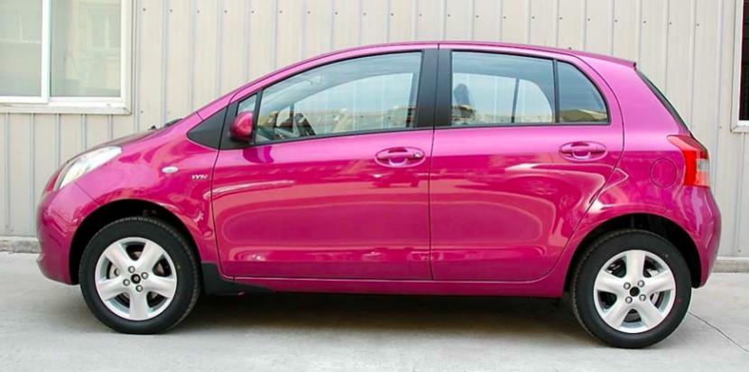 近距离看看丰田雅力士的全貌,丰田雅力士至尊版5万多公里