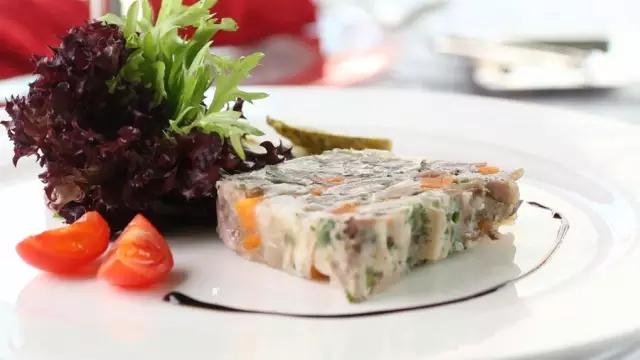 法国人是怎么吃猪肉的,法国人爱吃什么肉