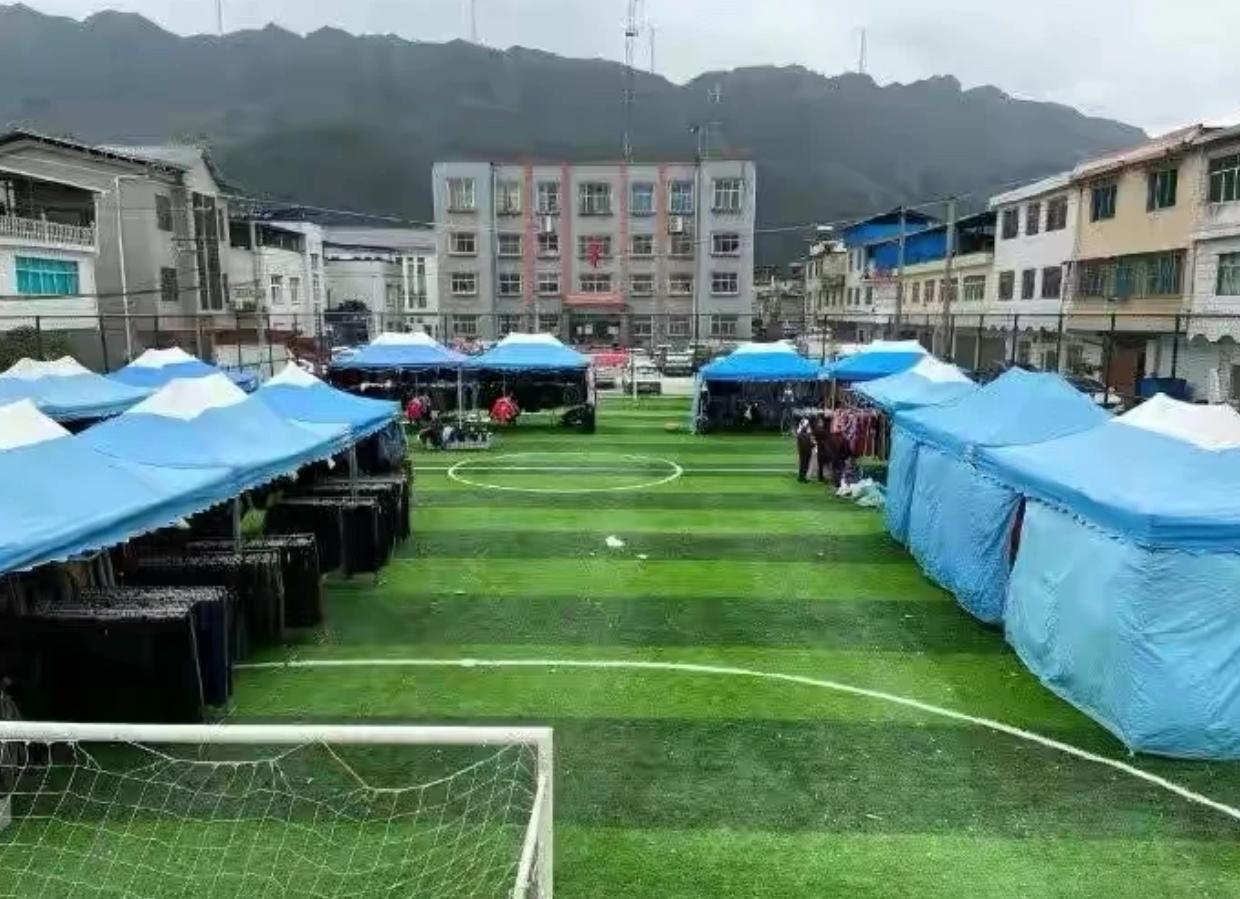 足球场被铲坏的草坪怎么修复,足球场草皮破损怎么整改