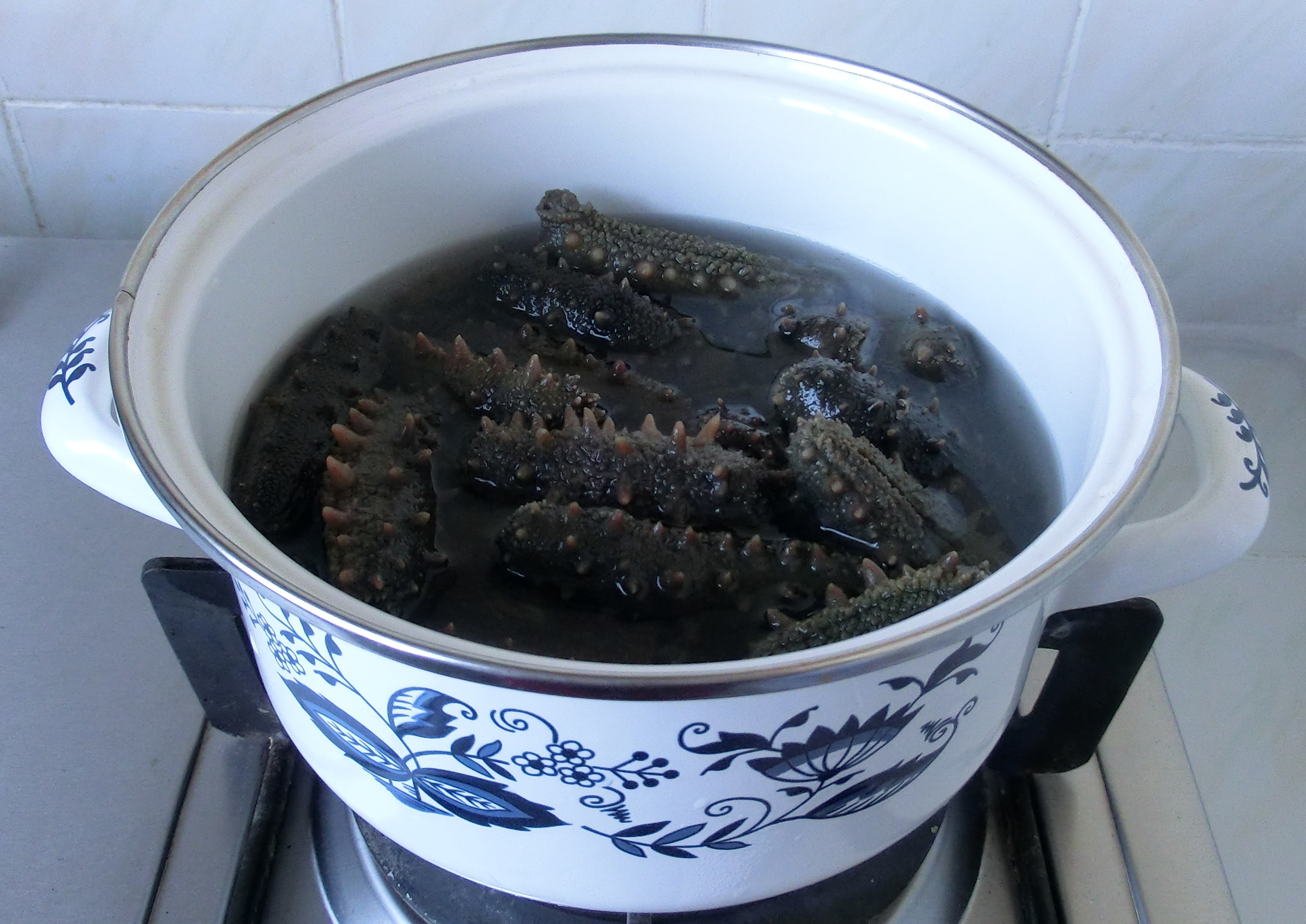 海参的正确泡发方法和做法,海参怎么才能不难吃