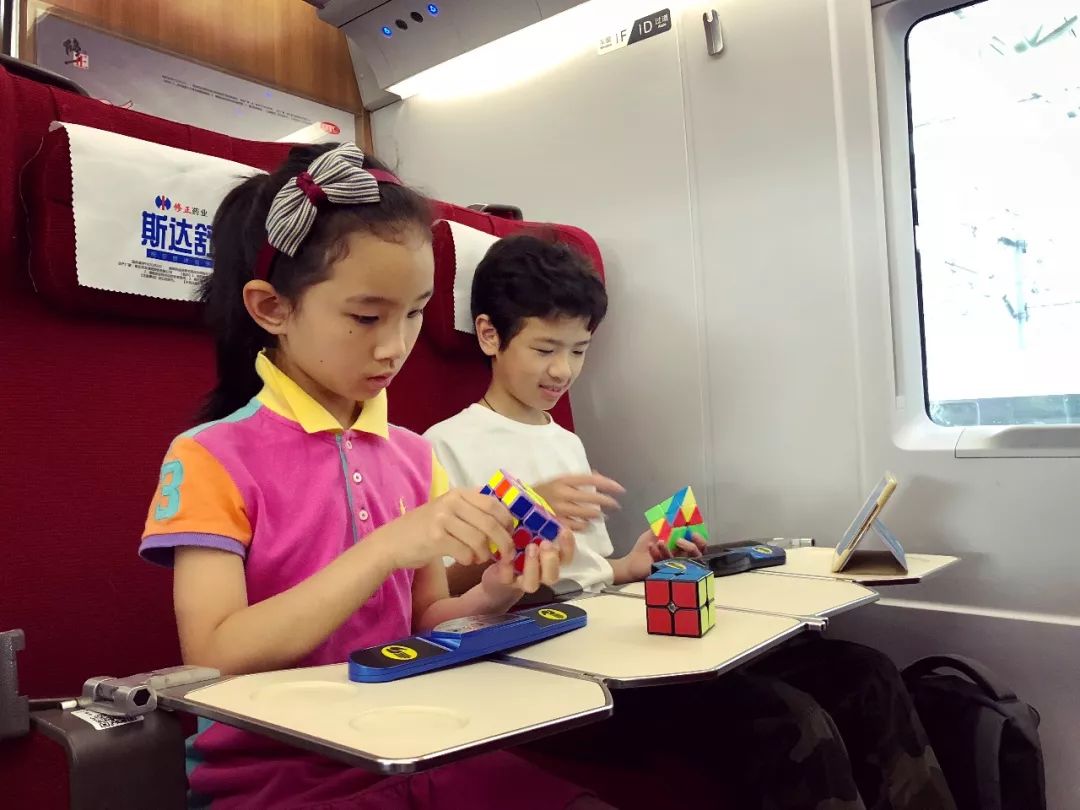 小孩子学会玩魔方,小孩玩魔方怎么才能不会失败