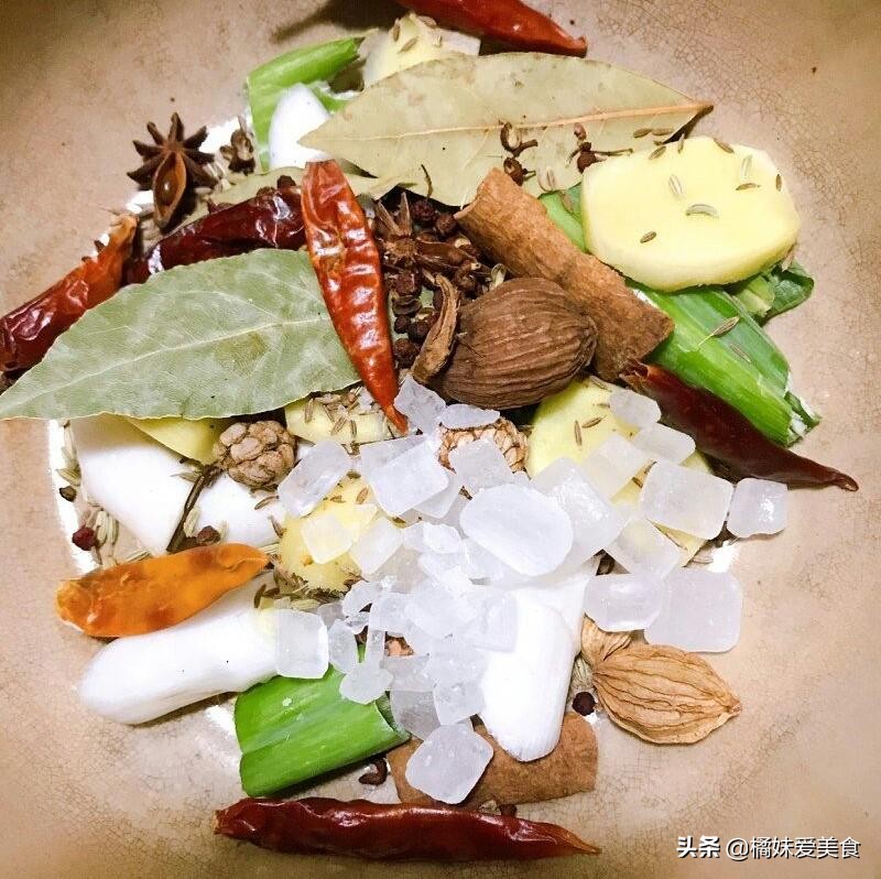 类似于周黑鸭口味的鸭锁骨怎么做,教你制作周黑鸭同款鸭货