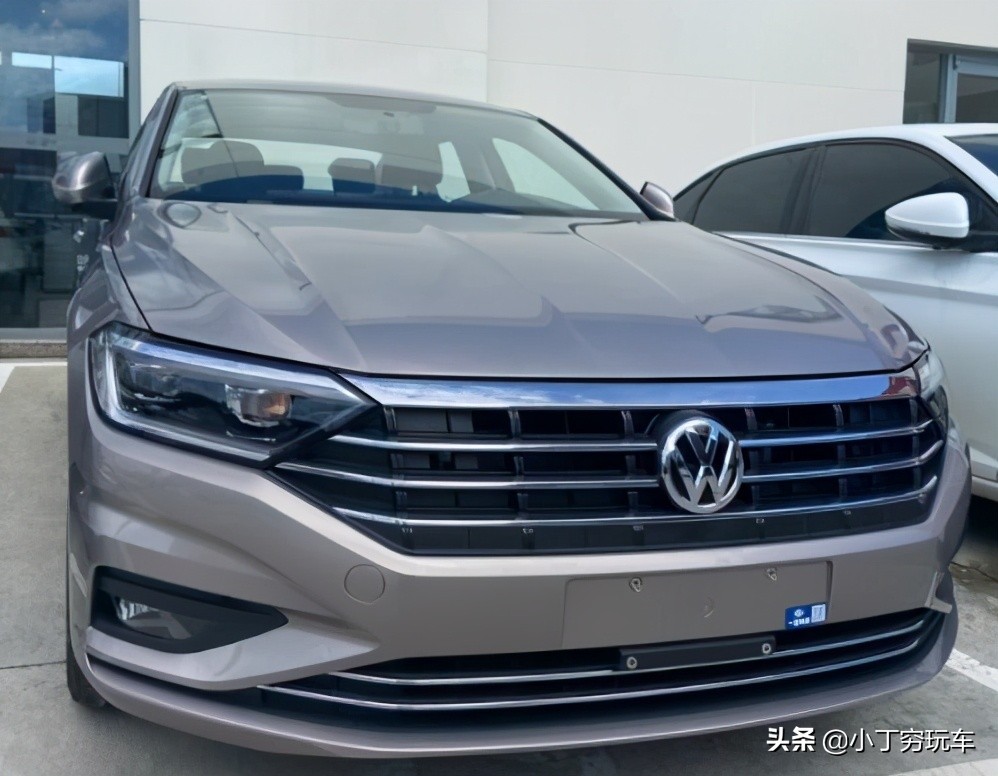 大众速腾1.4加什么机油,大众速腾1.4首保多少公里