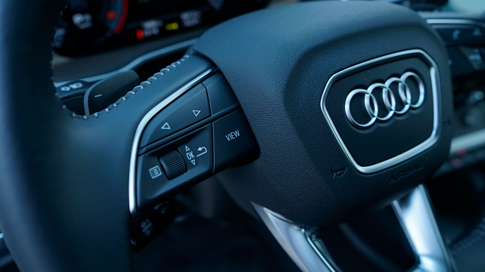 奥迪q345tfsiquattro,奥迪q335tfsi时尚动感型测评