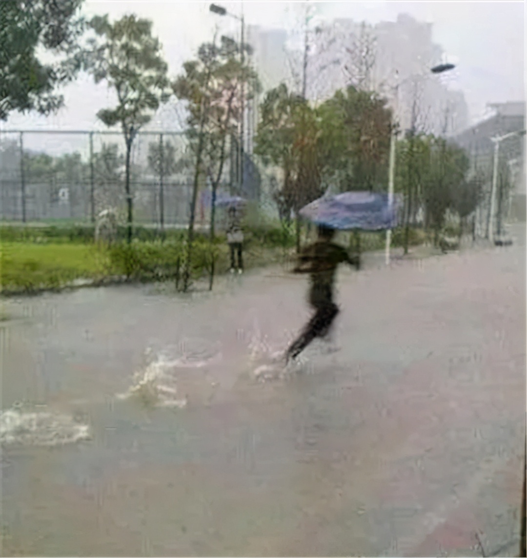 每日一笑：啥玩意“嗖”一下过去了，来将可留姓名