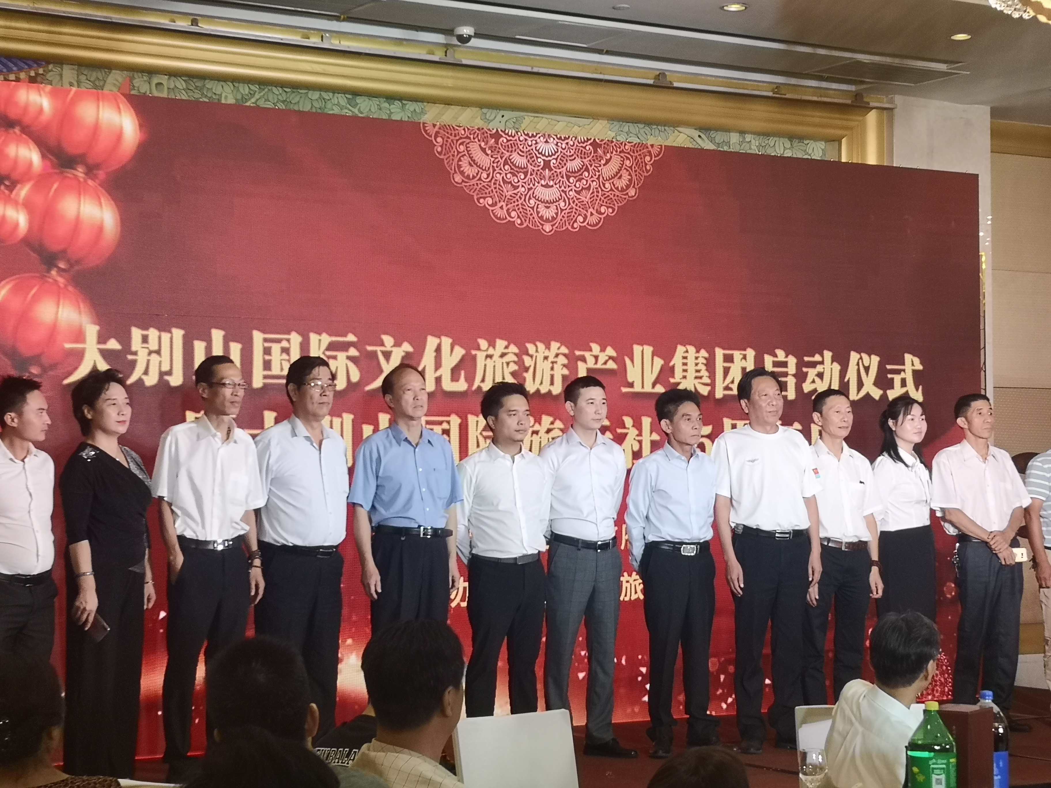 大别山文旅航母扬帆起航：英山一企业赞助武汉船校缘足球队