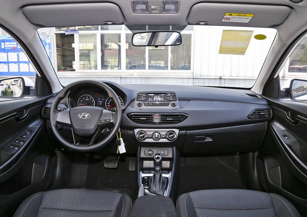 油耗6万元的车,油耗低自动挡价格便宜的车