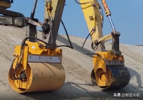 挖掘机滚筒夯实器安装视频,挖掘机振动夯能做到多少压实度