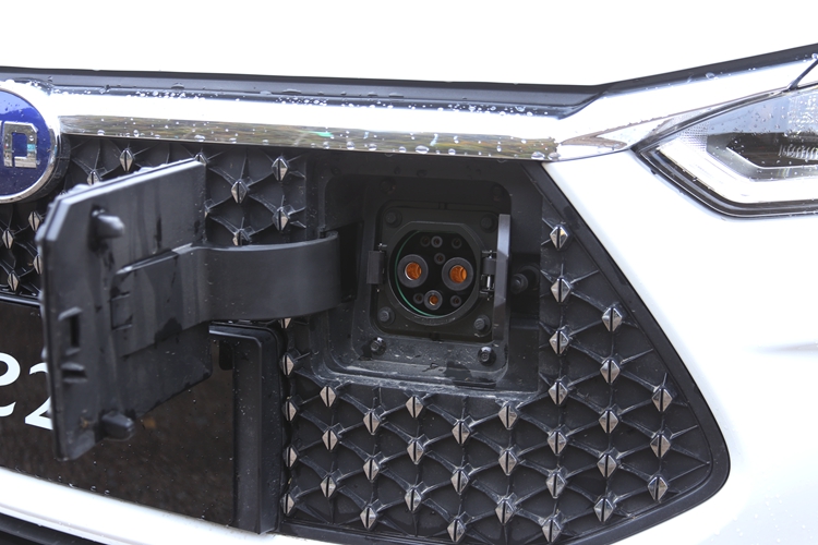 比亚迪唐e2,比亚迪三电系统与吉利三电系统