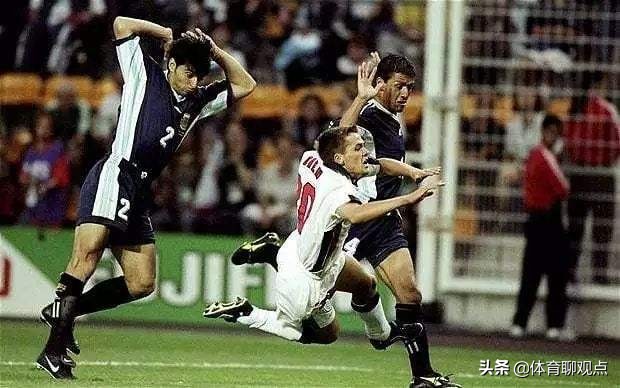 贝克汉姆欧文劳尔,贝克汉姆巴蒂欧文哭泣