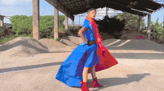 被国人嘲讽，却在国外封神！农村小伙成国际超模，打脸所有嘲笑者