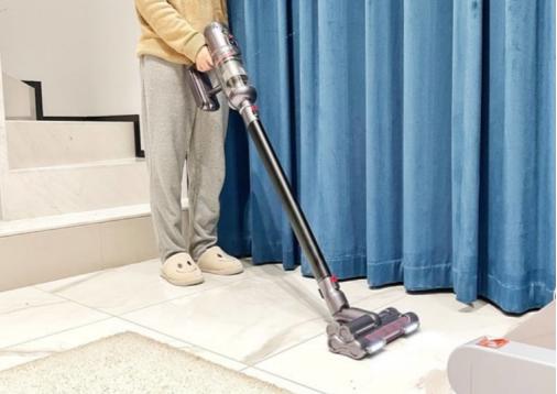 小狗吸尘器和卡赫吸尘器哪个好,小狗吸尘器和飞利浦吸尘器哪个好