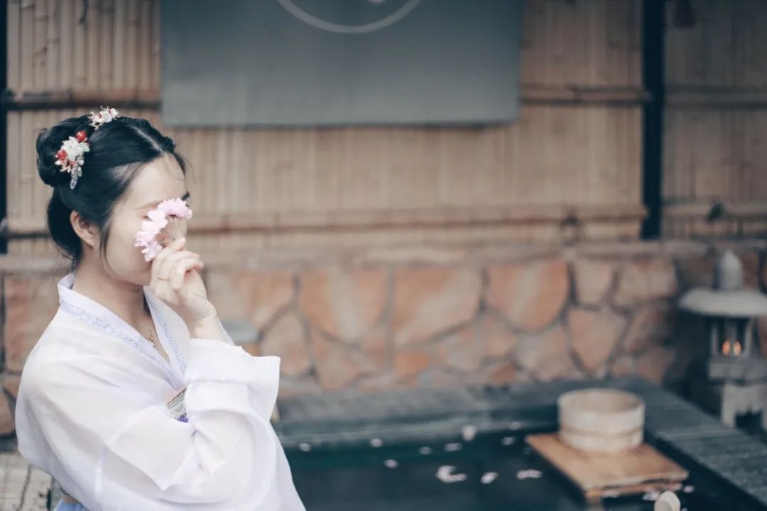 住进风景里温泉酒店,住进风景里旅游度假温泉酒店