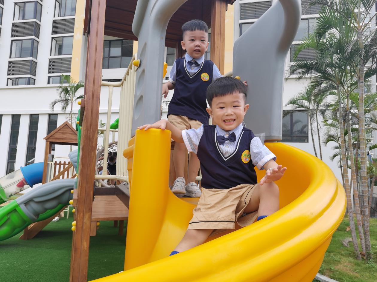 石狮市漫童大地幼儿园,石狮市南环路漫童大地幼儿园收费