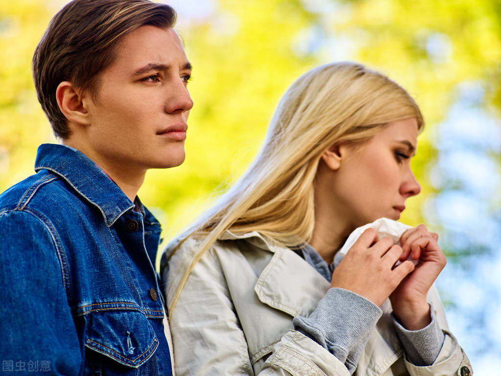 男生分手还跟前任联系啥心态,为什么分手了男性还要跟前任联系