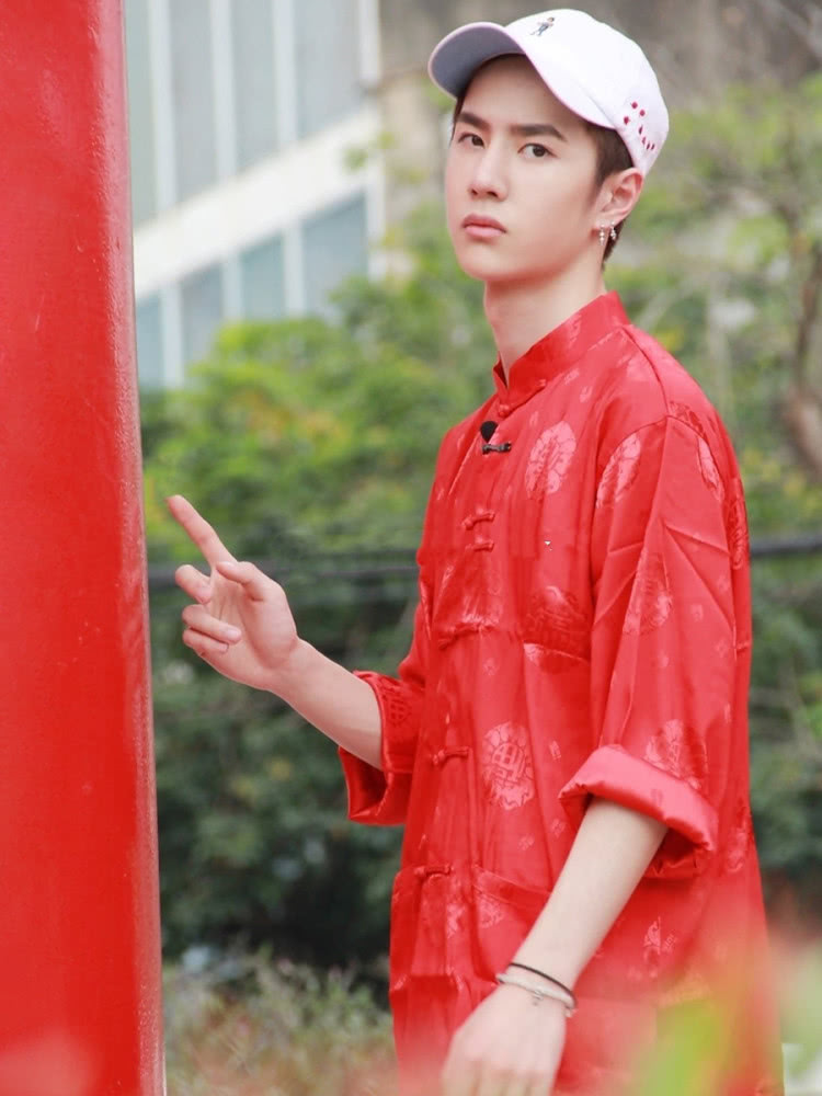 王一博穿的唐装,王一博唐装