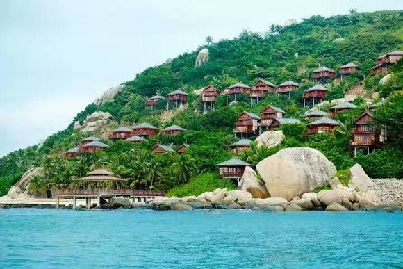 去三亚自由行住酒店还是民宿,去三亚旅游住哪最好