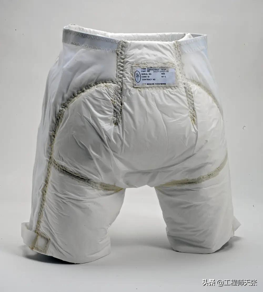 宇航员打嗝憋不住怎么办,宇航员困了怎么办