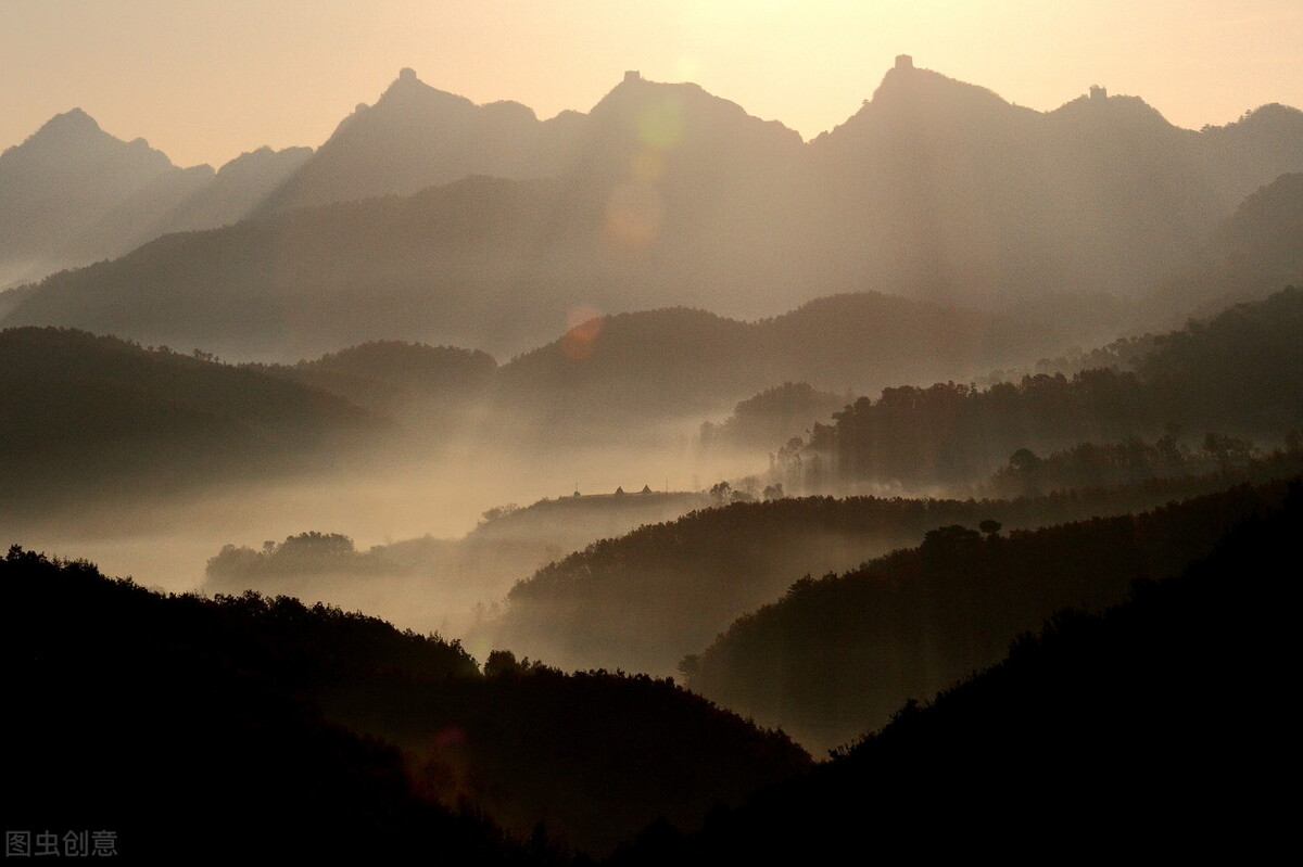 长城的眺望口和垛口,绥中锥子山长城风光
