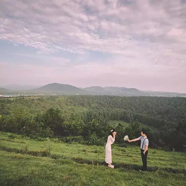 不拘泥形式的婚纱照,婚纱照小众风格这样拍也好看