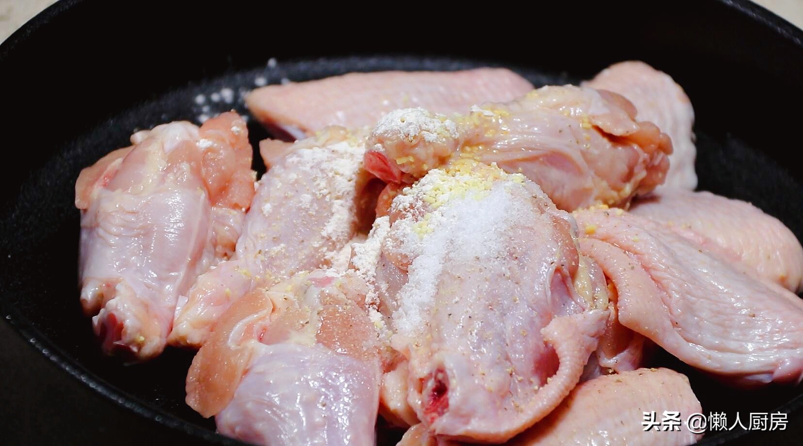 用炸鸡裹粉做脆皮炸鸡的方法,怎么做炸鸡让人吃了还想吃