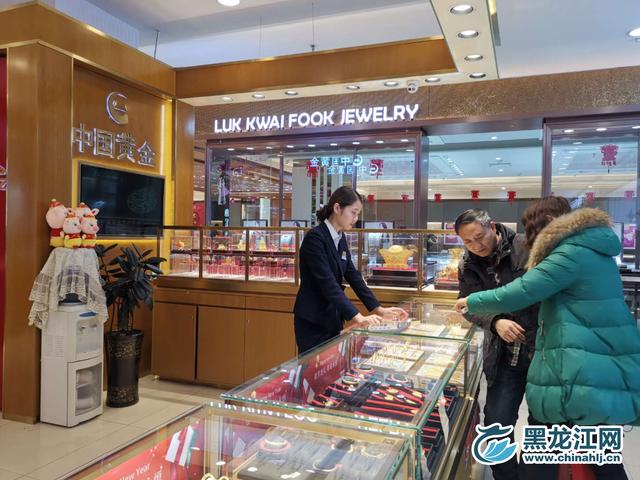 大小金猪金饰销售,猪年金饰火爆