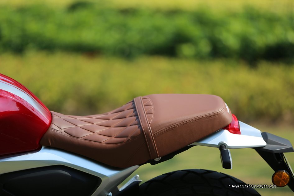 鸷道190ss发动机是进口原装的吗,五羊本田鸷道190ss落地价多少钱