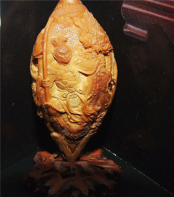 师父领进门，修行在个人——艺海核雕-黄树立的雕刻人生