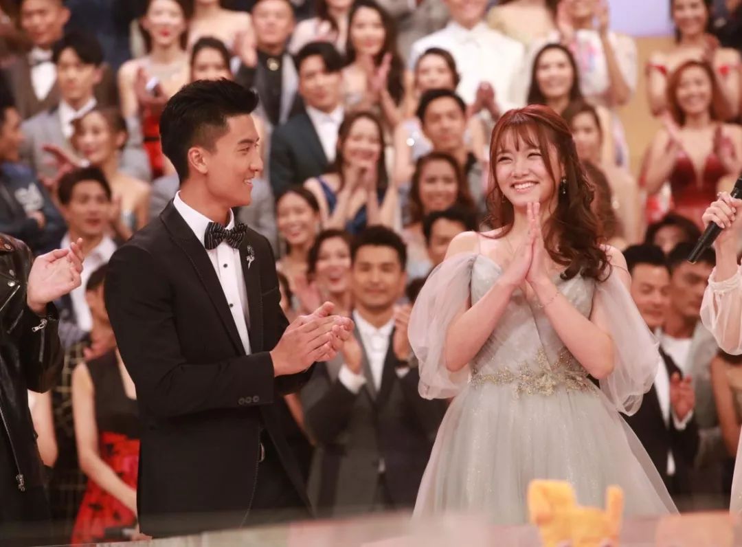 独揽大奖52万！20岁TVB落选港姐携母逛街血拼：最重要是妈妈开心