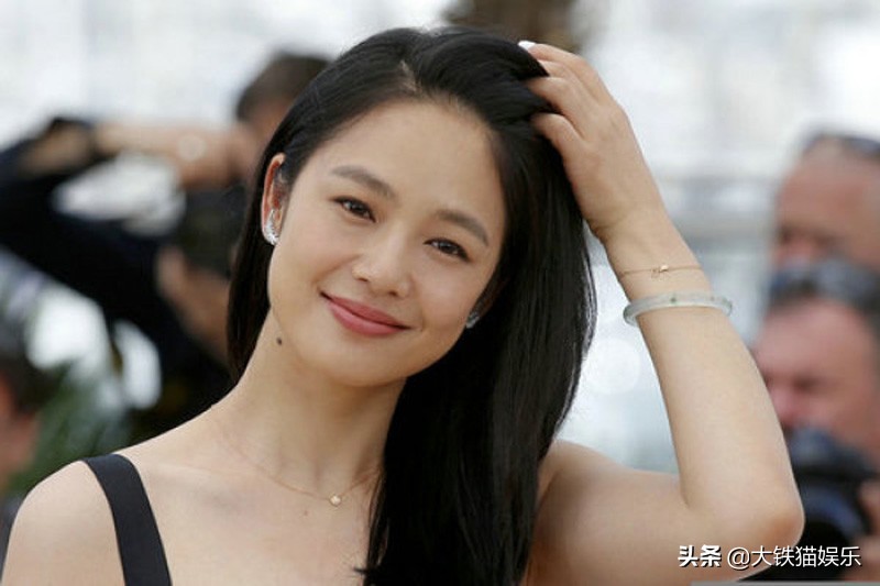 别再削骨追求“锥子脸”了！6位方脸女星告诉你，国字脸才真扛老