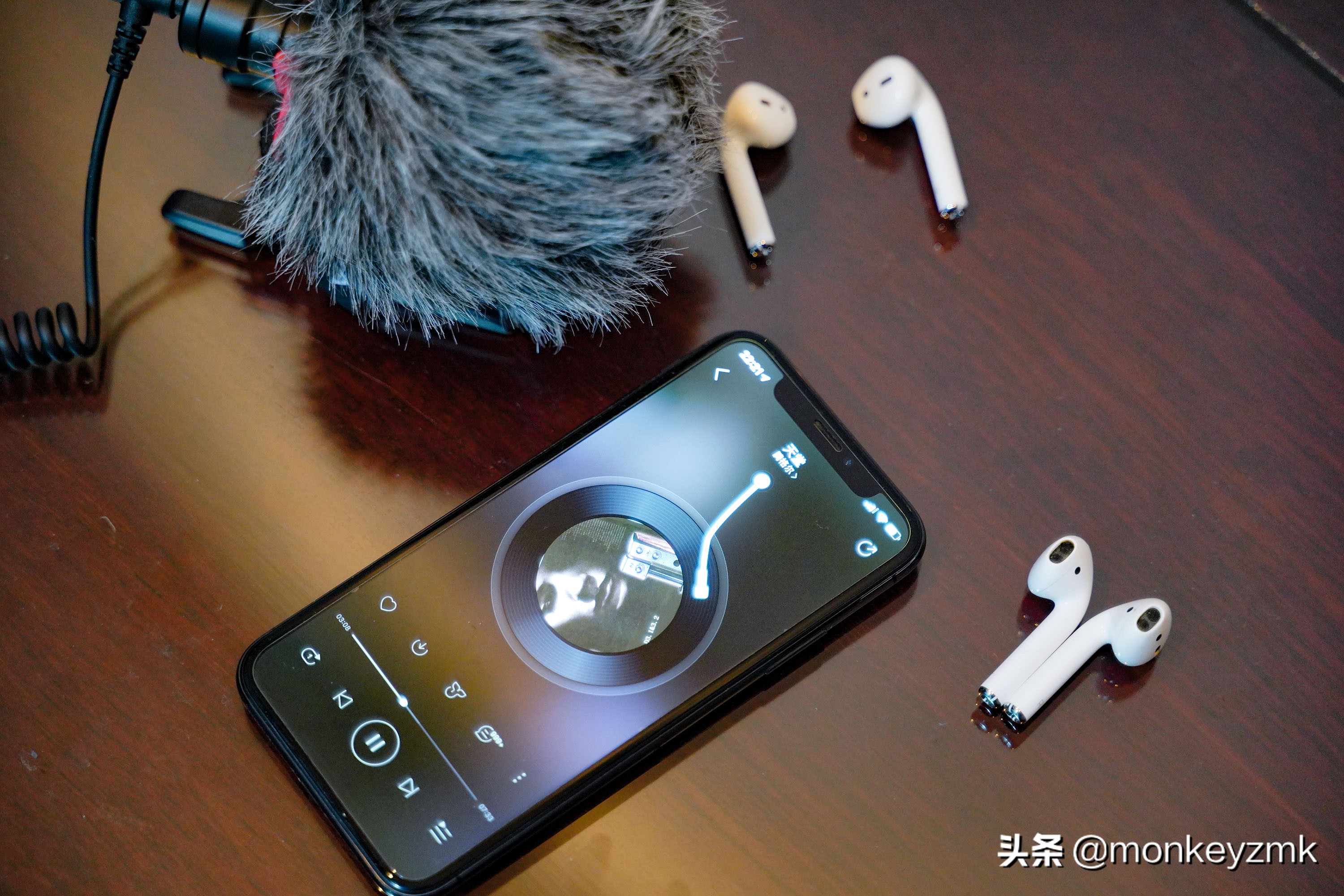 airpods2轻击哪里才是正确的,airpods2体验4个亮点和2个缺点