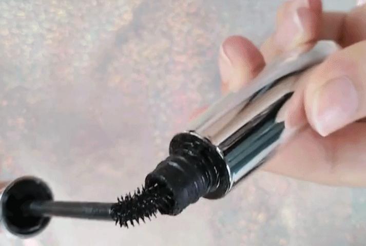 妻子种睫毛后变成面瘫，丈夫想离婚，妻子还沾沾自喜