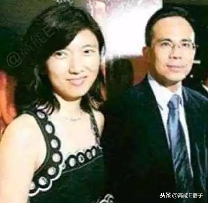 李嘉诚祭拜亡妻,李嘉诚拜祭亡妻