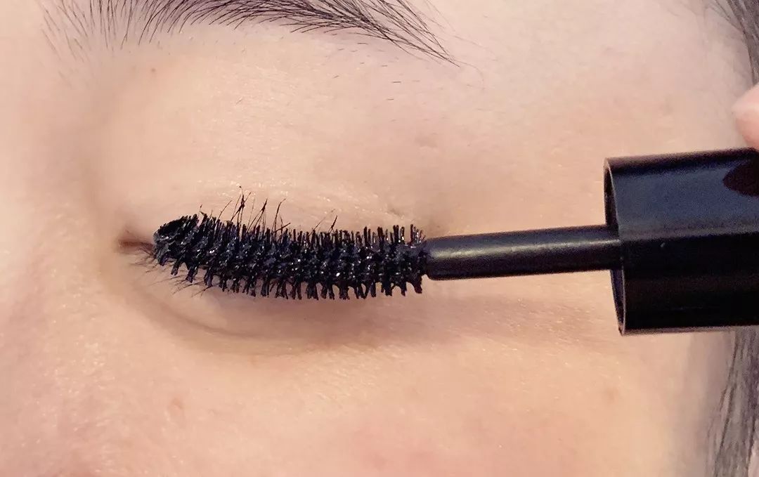 如何拥有又长又浓密的睫毛,学会这几招让你越来越美