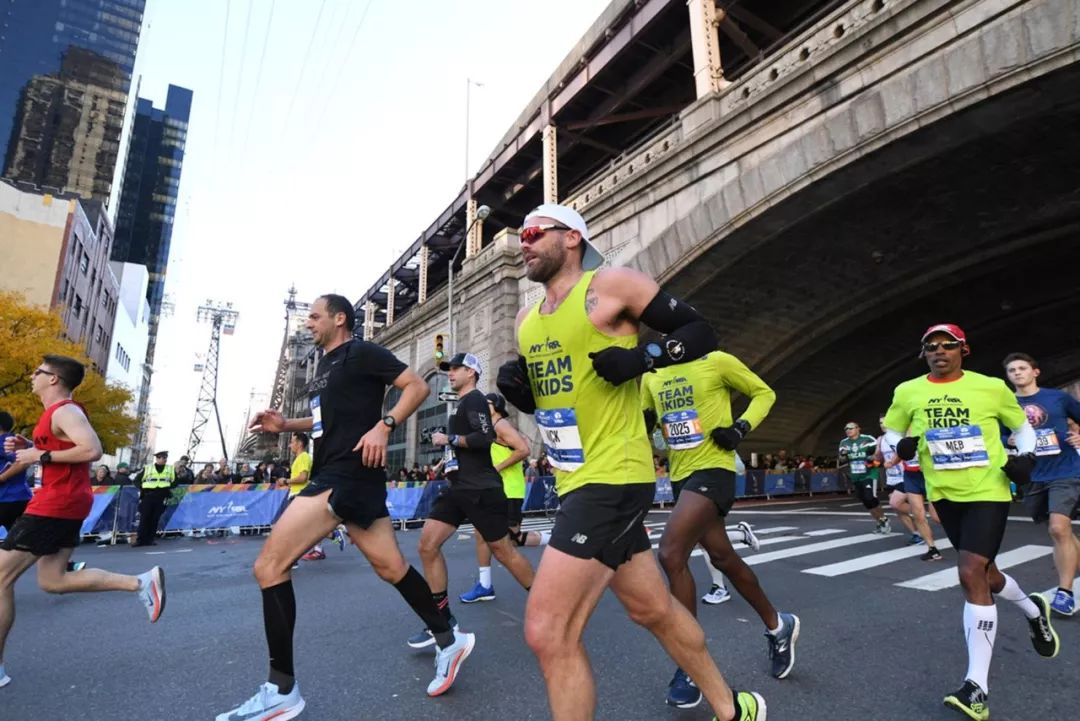 马拉松的撞墙是什么,马拉松怎么突破撞墙期