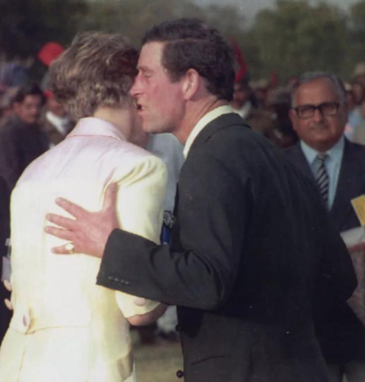 女王厌恶戴安娜,女王嫉妒戴安娜王妃