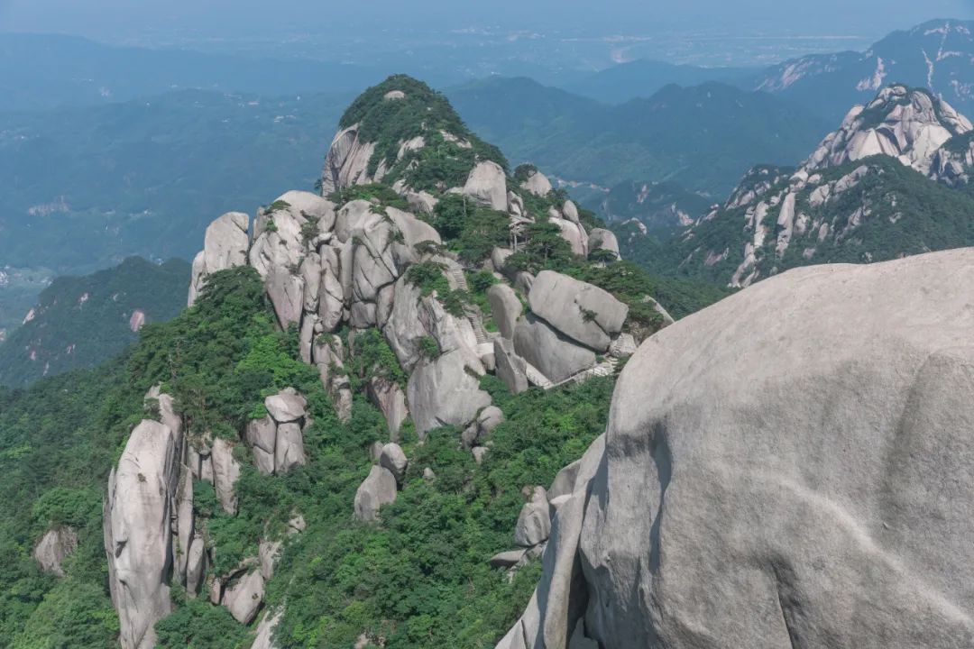 五岳中的南岳位于哪个省,九华山和天柱山哪座更值得游一游