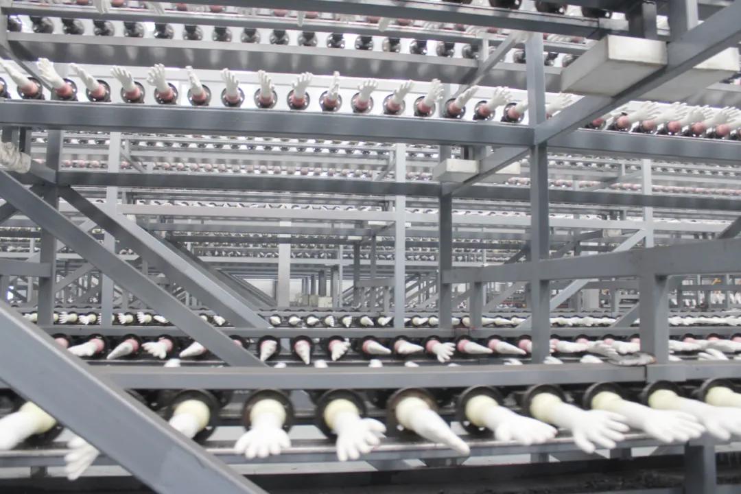 从众星捧月到众矢之的,从众星捧月到负债累累