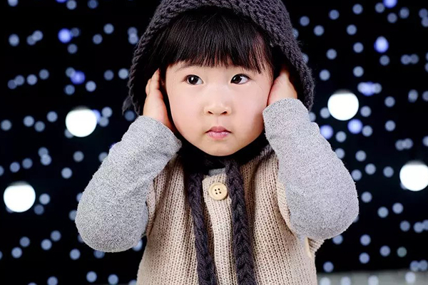 说话早晚跟智商有关吗,小孩说话早晚和智商有关系吗