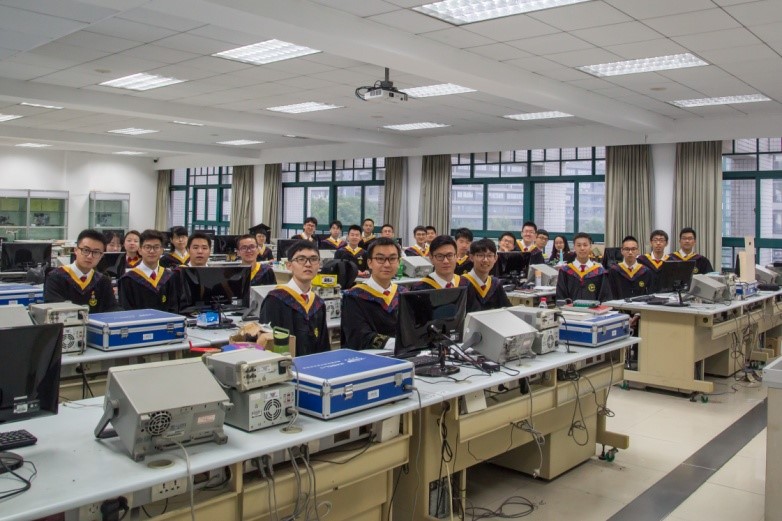 浙大学霸凌晨学习,浙大学霸自习