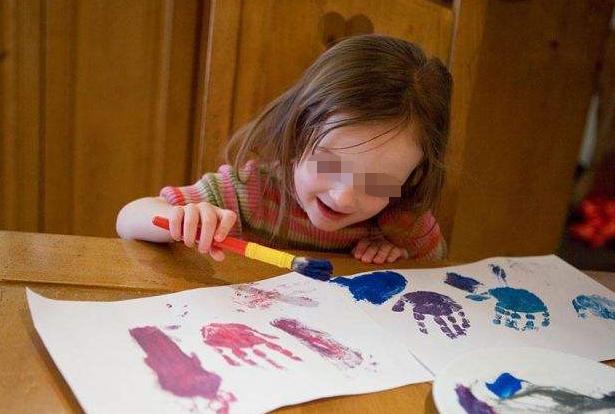 “天天看电视”的孩子，和“不看电视”的孩子，这些差距很明显