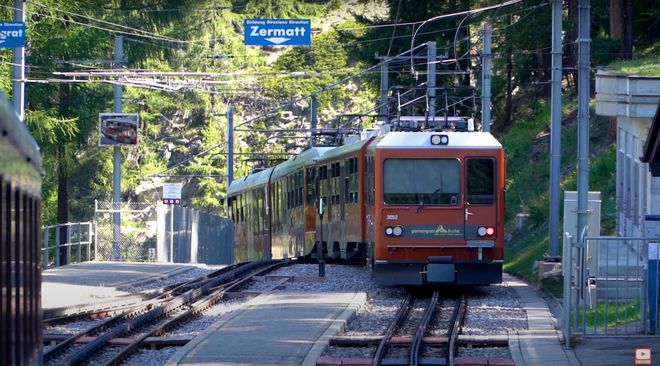 山顶太空舱民宿悬崖景色绝美,悬崖边的小木屋