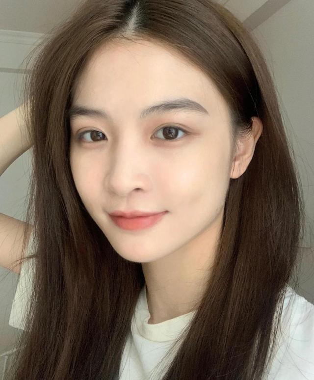 粉底上脸怎么服帖,粉底怎么上不破坏遮瑕